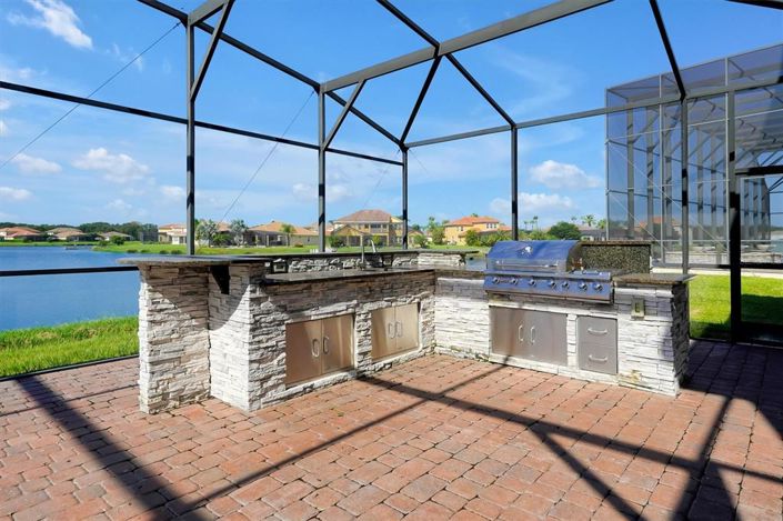 Image No.40-5 Bed Property for sale