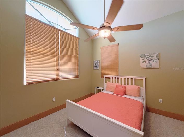 Image No.12-5 Bed Property for sale