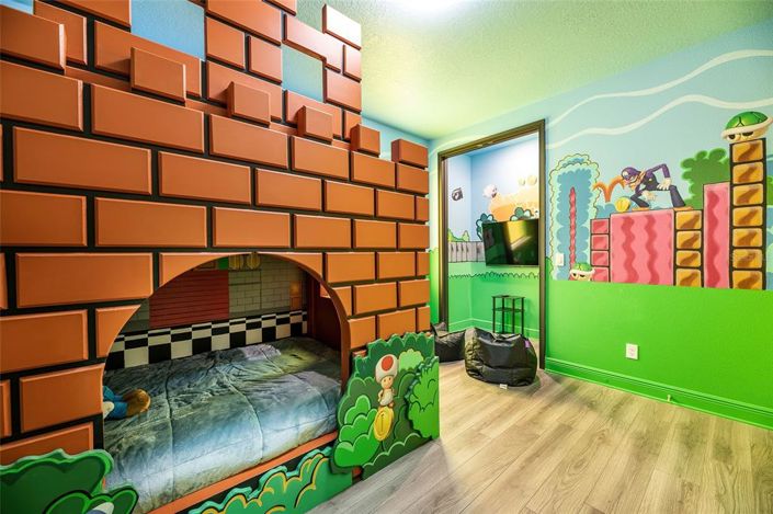 Image No.6-6 Bed Property for sale