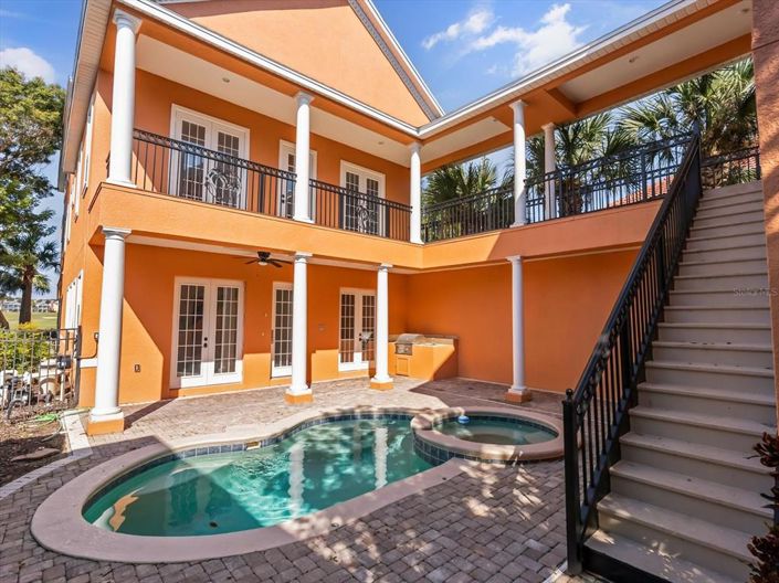 Image No.2-6 Bed Property for sale
