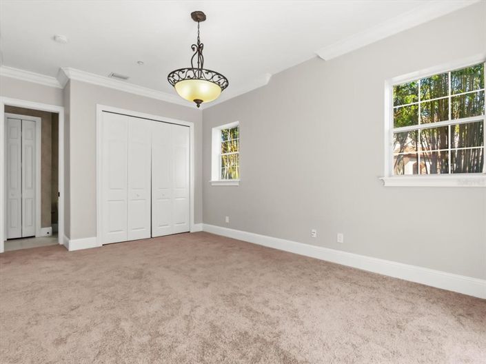 Image No.48-6 Bed Property for sale
