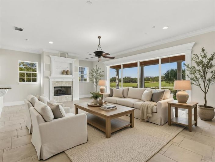 Image No.9-6 Bed Property for sale