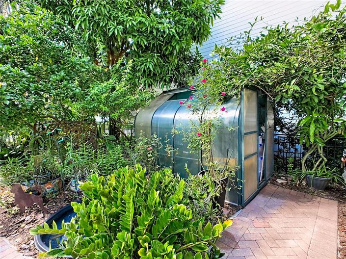 Image No.23-6 Bed Property for sale