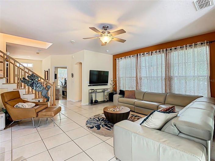 Image No.36-6 Bed Property for sale