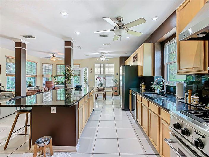 Image No.41-6 Bed Property for sale