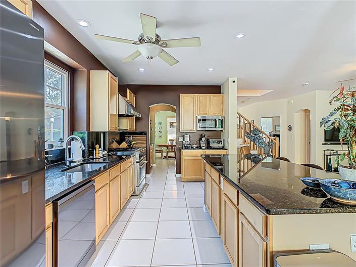 Image No.43-6 Bed Property for sale