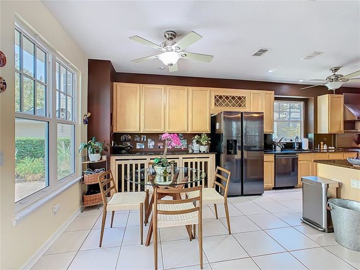 Image No.44-6 Bed Property for sale