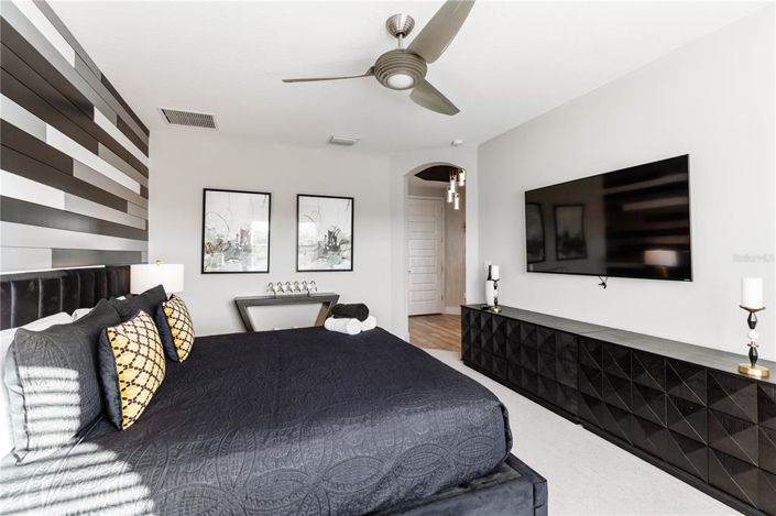 Image No.33-6 Bed Property for sale