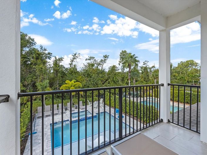 Image No.16-6 Bed Property for sale