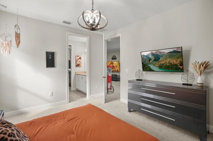 Image No.24-6 Bed Property for sale