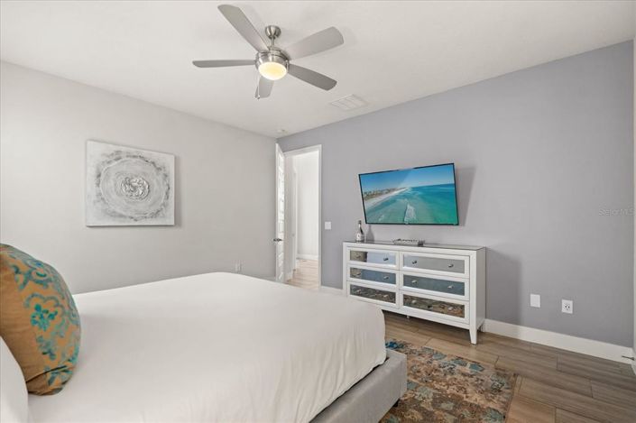 Image No.33-6 Bed Property for sale