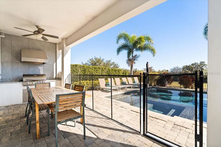 Image No.44-6 Bed Property for sale