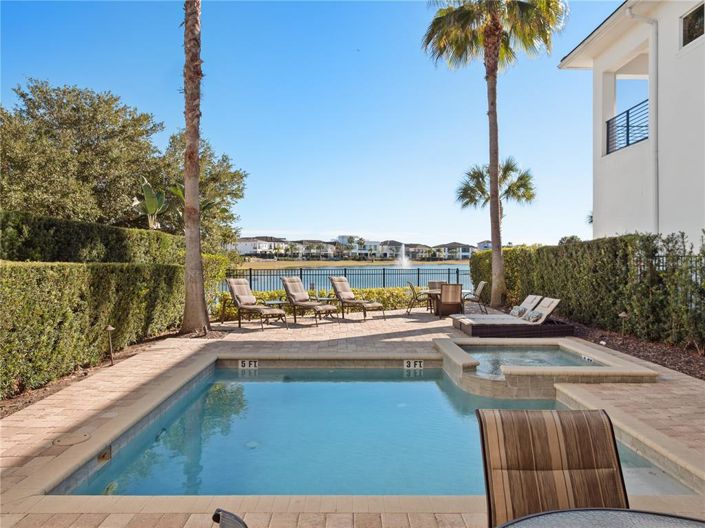 Image No.45-5 Bed Property for sale