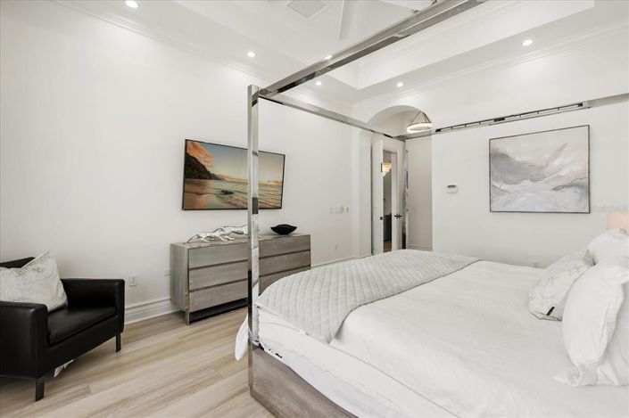 Image No.33-5 Bed Property for sale