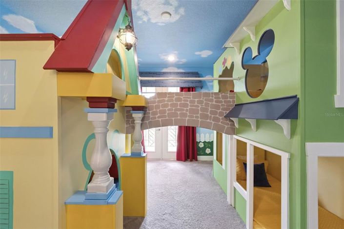 Image No.15-6 Bed Property for sale