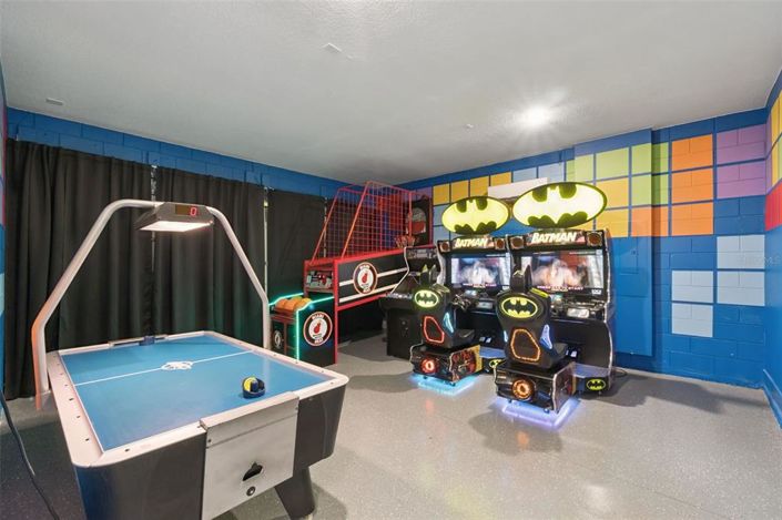 Image No.25-6 Bed Property for sale