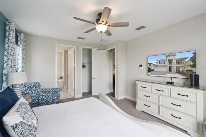 Image No.9-6 Bed Property for sale