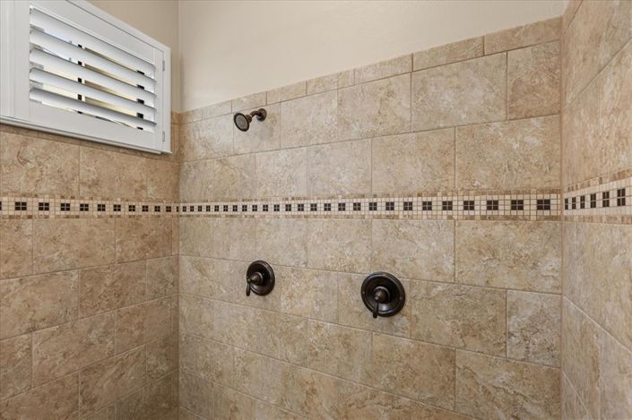 Image No.31-5 Bed Property for sale