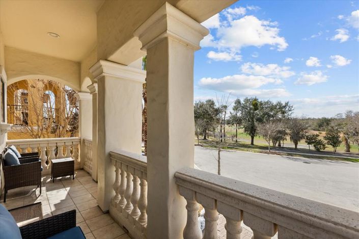 Image No.56-5 Bed Property for sale
