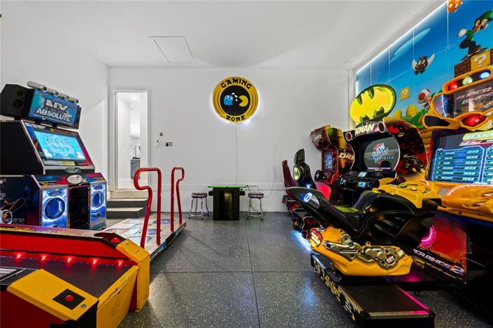 Image No.46-6 Bed Property for sale