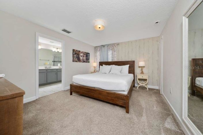 Image No.22-5 Bed Townhouse for sale