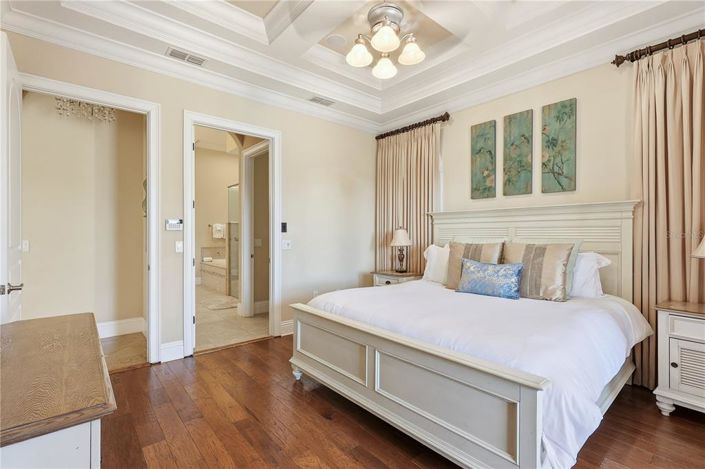 Image No.37-5 Bed Property for sale