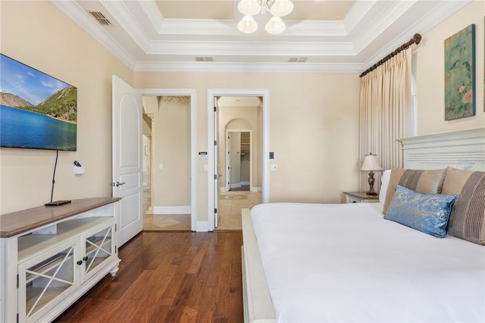 Image No.38-5 Bed Property for sale