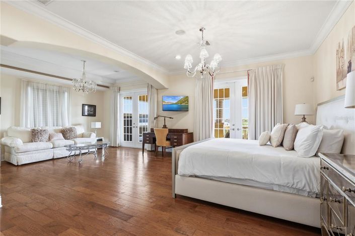 Image No.46-5 Bed Property for sale