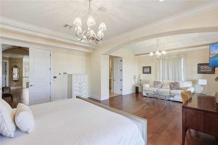 Image No.47-5 Bed Property for sale
