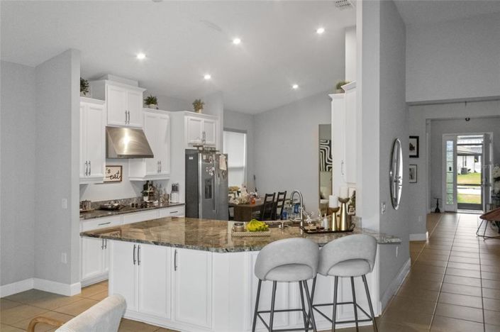 Image No.4-4 Bed Property for sale