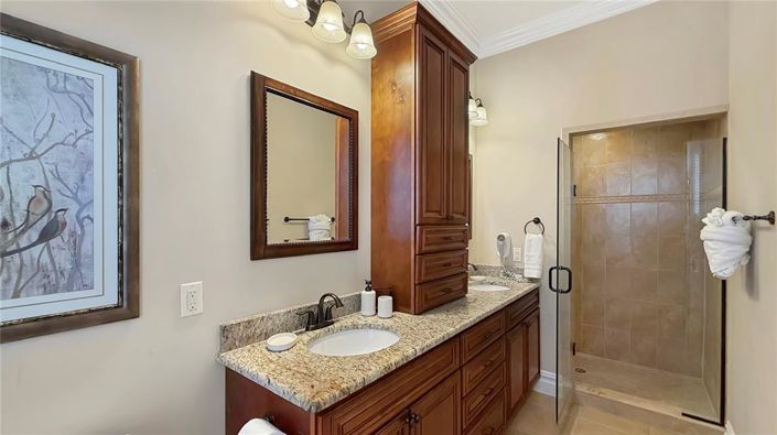 Image No.51-5 Bed Property for sale