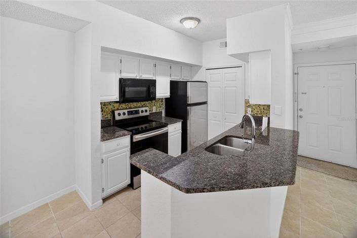 Image No.2-2 Bed Property for sale