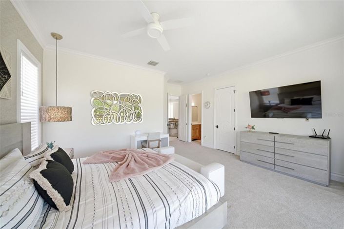 Image No.56-5 Bed Property for sale