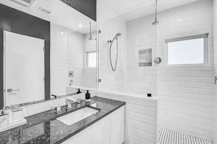 Image No.38-3 Bed Property for sale