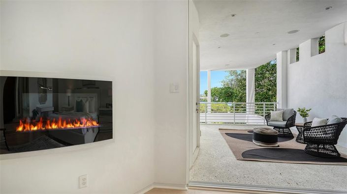 Image No.30-5 Bed Property for sale