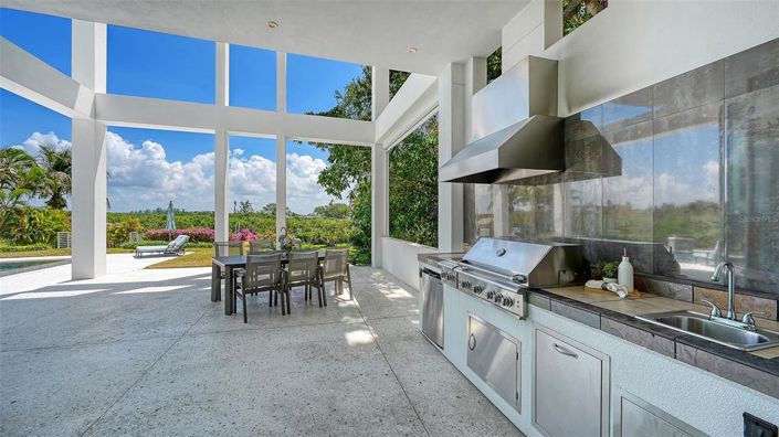 Image No.36-5 Bed Property for sale