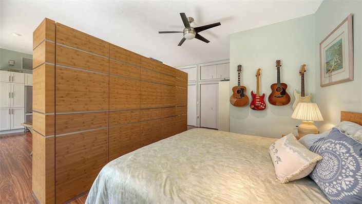 Image No.41-5 Bed Property for sale