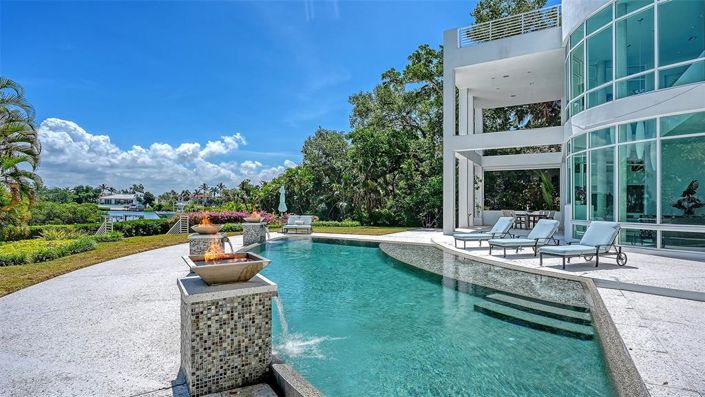 Image No.43-5 Bed Property for sale