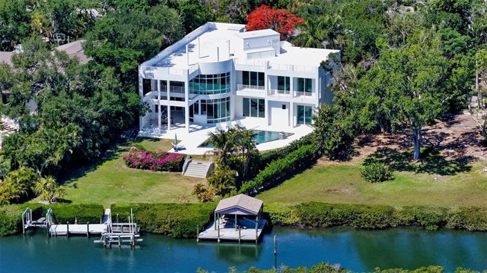 Image No.47-5 Bed Property for sale