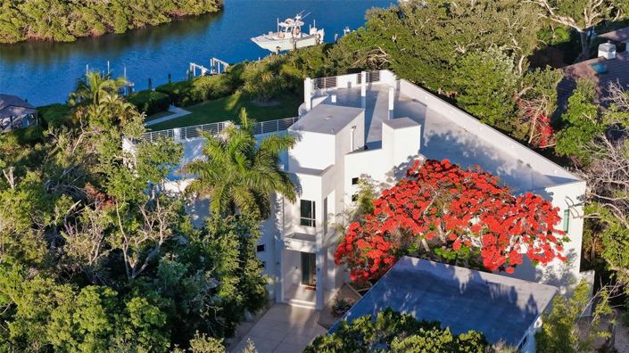 Image No.5-5 Bed Property for sale