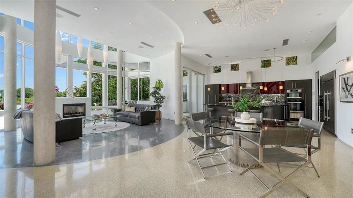 Image No.7-5 Bed Property for sale