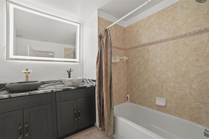 Image No.20-4 Bed Property for sale