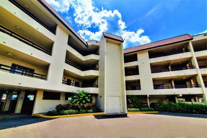 Image No.12-2 Bed Property for sale