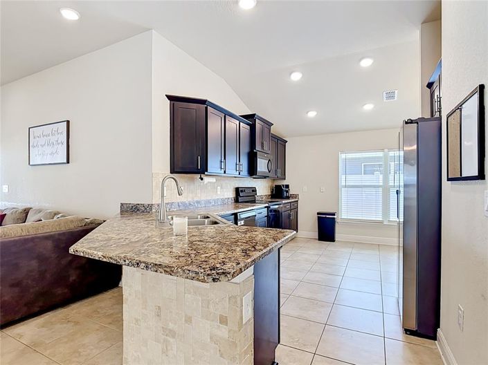 Image No.19-4 Bed Property for sale