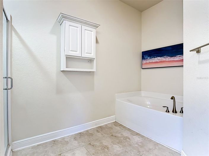 Image No.46-4 Bed Property for sale