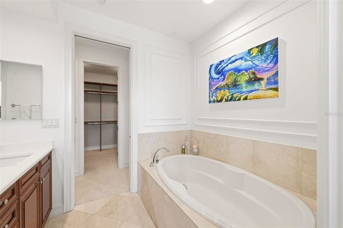 Image No.27-3 Bed Property for sale