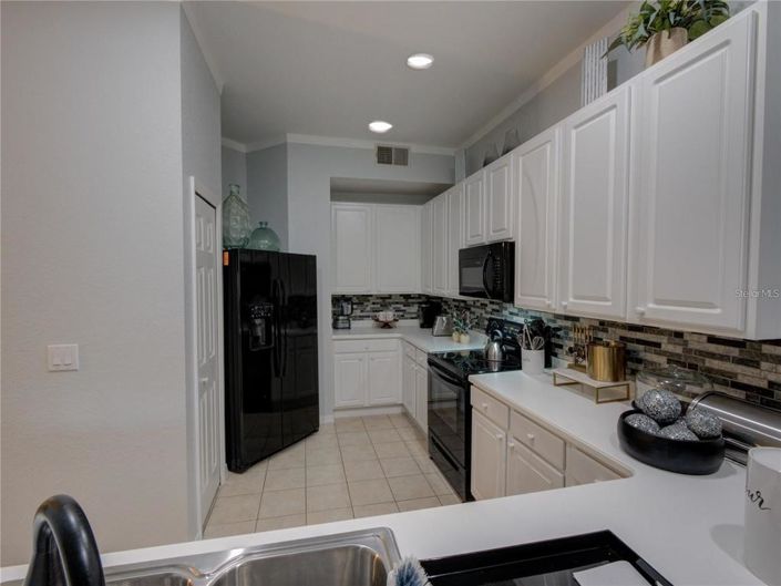 Image No.27-2 Bed Property for sale