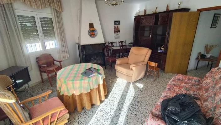 Image No.3-4 Bed House for sale