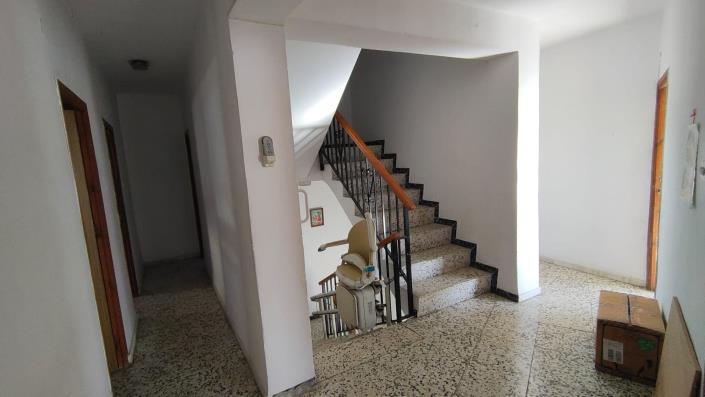 Image No.13-4 Bed House for sale