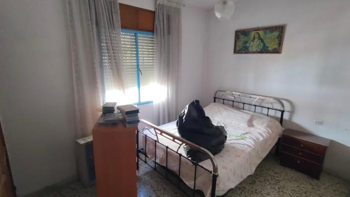 Image No.14-4 Bed House for sale